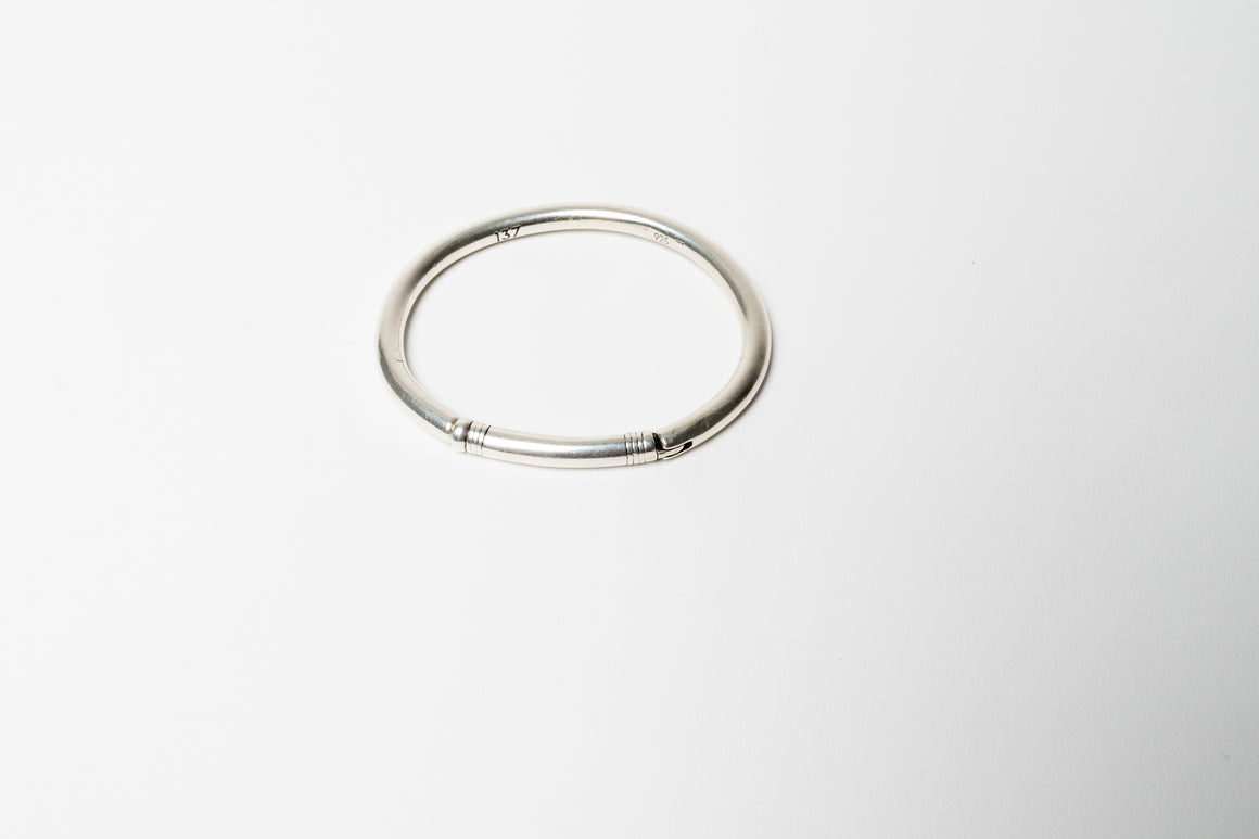 INFINITE CIRCULAR CUFF