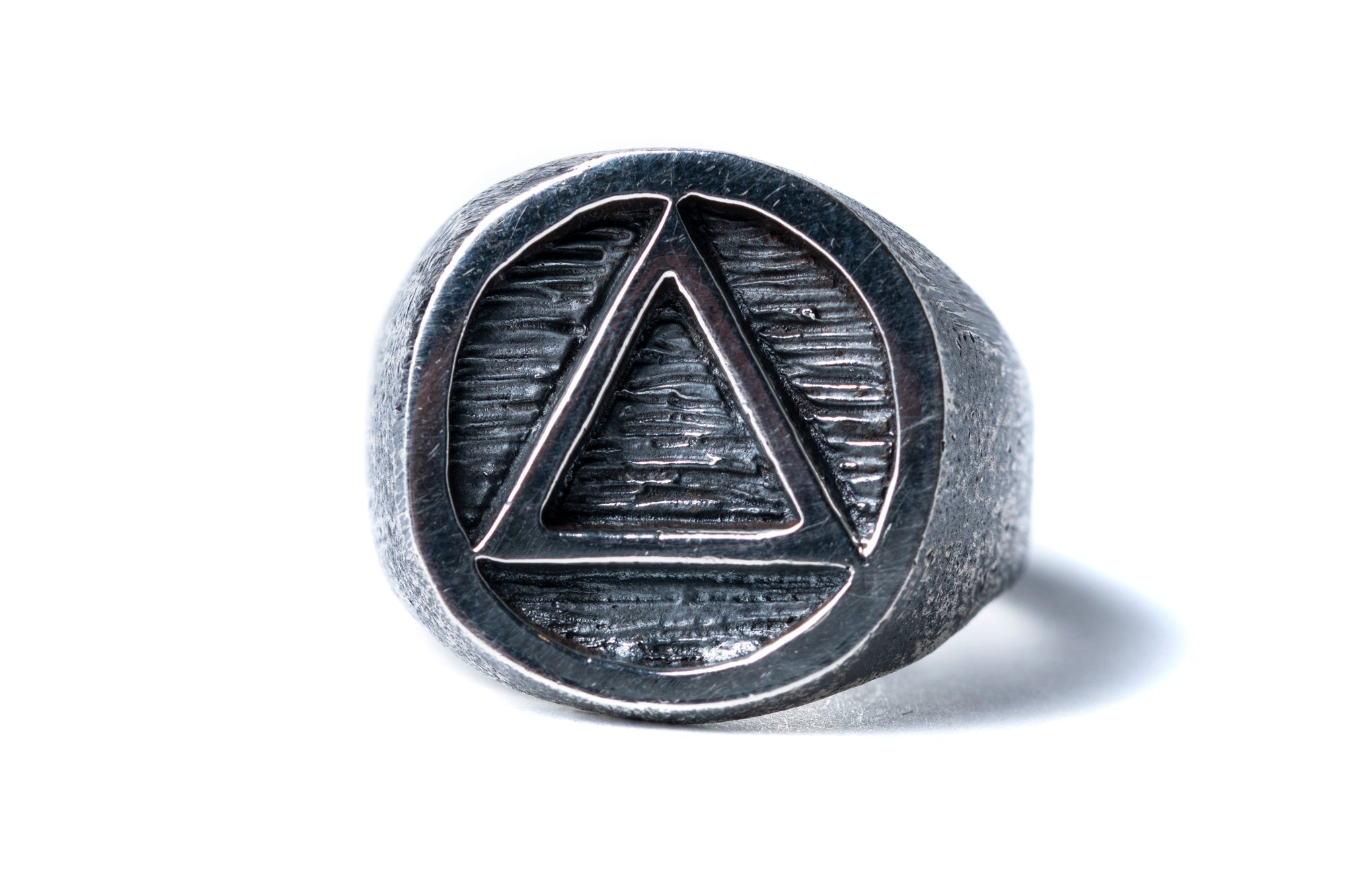 TRIANGLE STAMP RING