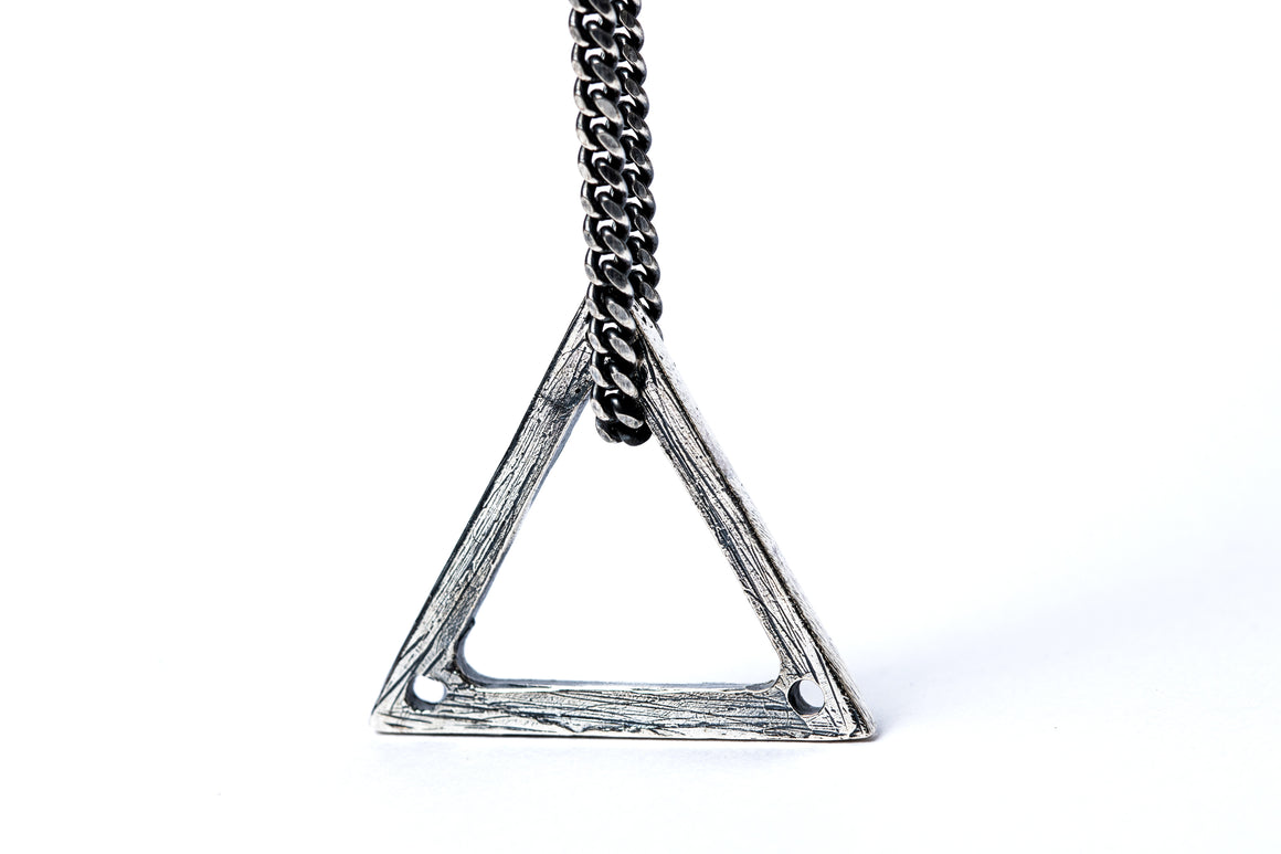 EQUILIBRIUM TRIANGLE NECKLACE