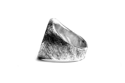 Anillo de sello triangular